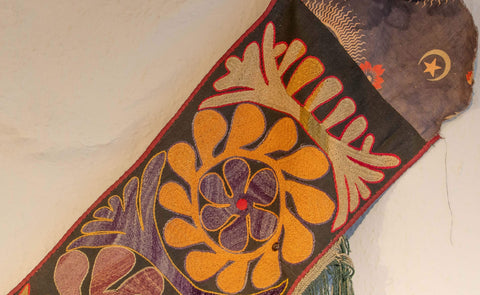 very old Fine silk camel decoration - BF160369