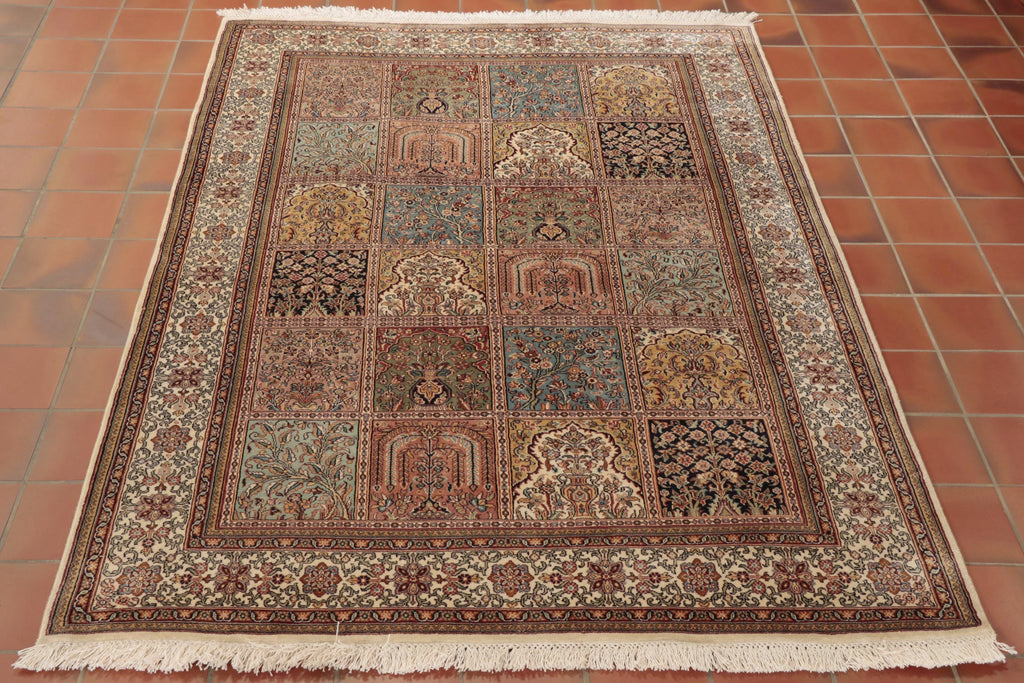 The design originates from when, during the Persian Empire Shah Abbas commissioned weavers to weave a carpet to reflect his garden in the different seasons