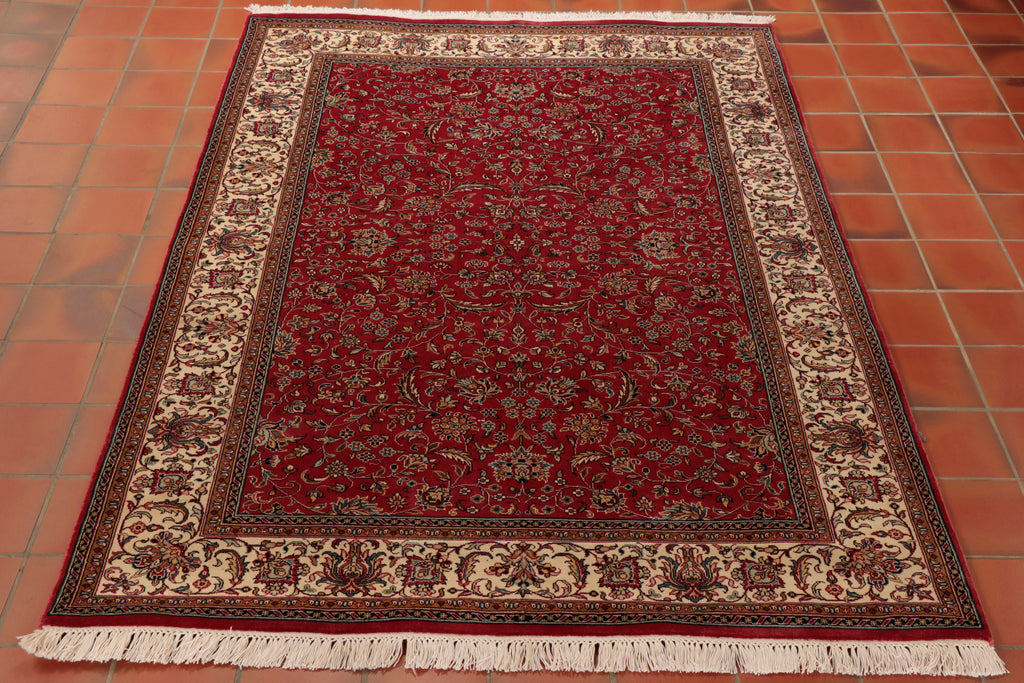 This delightfully elegant Kashmir Silk is a wonderful marriage of Kashmir intricacy and Persian design. 