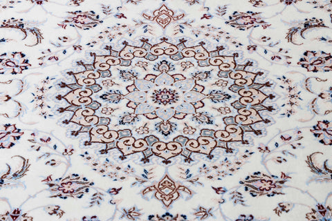Fine handmade Oriental Nain rug - 306301